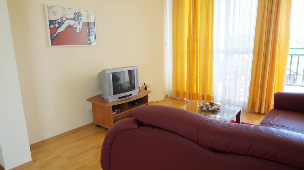 Villa Dvorine Tisno Ruang foto