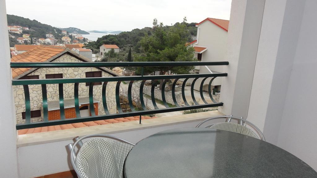 Villa Dvorine Tisno Ruang foto